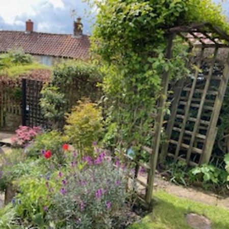 Picturesque Stone Cottage In The Heart Of North Yorkshire Village - Hideaway Cottage Extérieur photo
