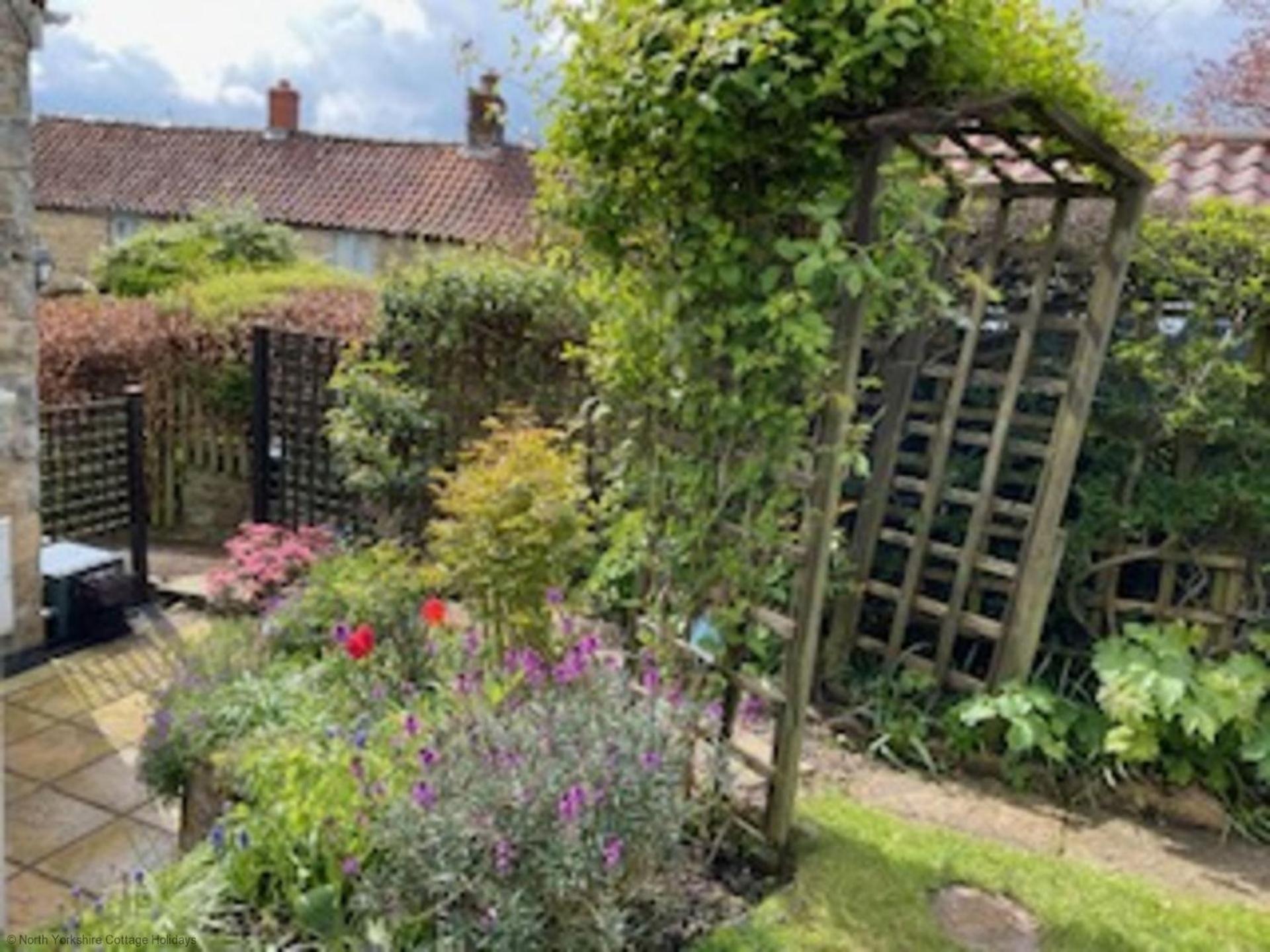 Picturesque Stone Cottage In The Heart Of North Yorkshire Village - Hideaway Cottage Extérieur photo